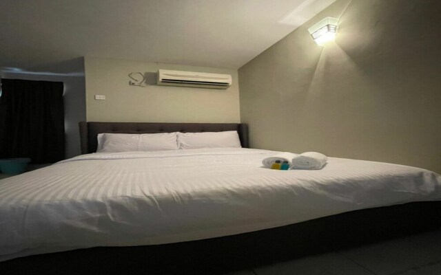 OYO 90338 Prima Saujana Budget Hotel