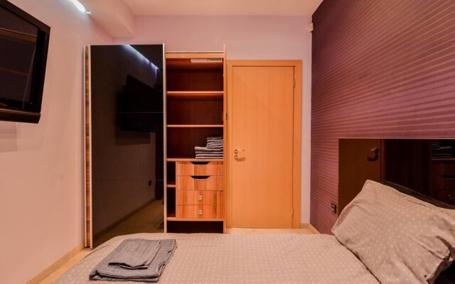 FM Deluxe 1-BDR Apartment - Extravaganzzo