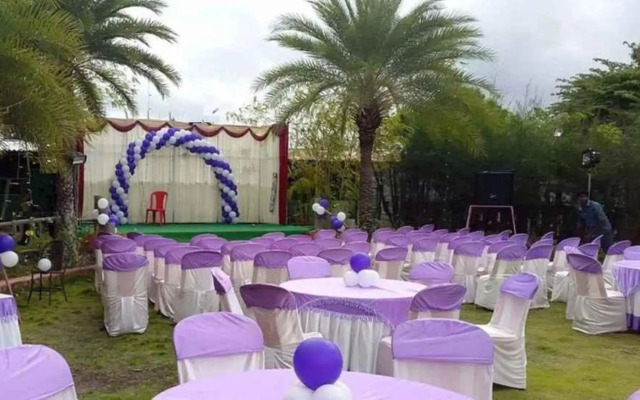 V V Grand Business Hotel