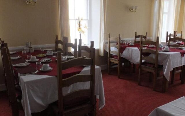 Novar Arms Hotel