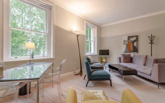 Sleek 1 Bedroom Flat Near Royal Oak