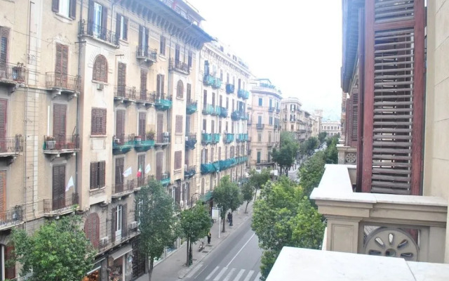 Sunrise Hostel & Rooms