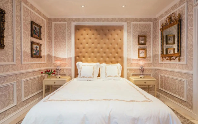 Neighbourgood Sutter Mansion