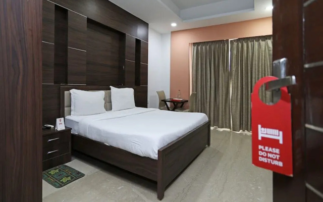The Signature Hotel By OYO Rooms