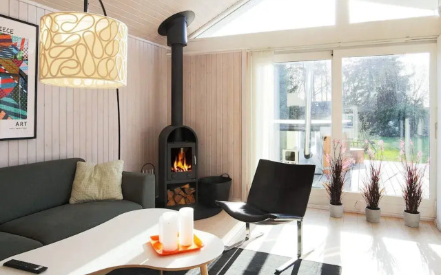 8 Person Holiday Home in Dronningmolle