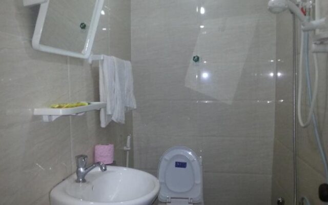 Moon River Guesthouse & Restaurant