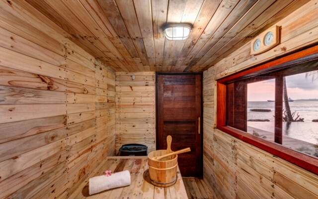 Villa Manis Beachfront