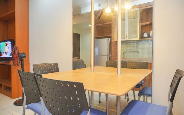 Homey And Warm 2Br At Marina Ancol Apartment