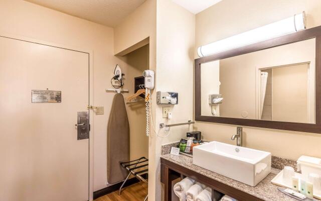 Colby Inn and Suites