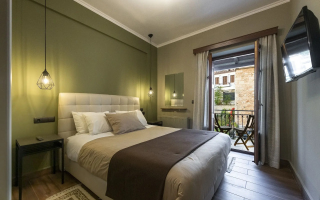 Ef Zin Studios & Suites