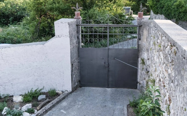 Stone House With Private Yard And Pool Near Crikvenica