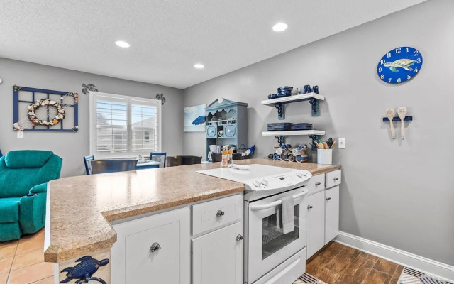 Colony Beach Club 210