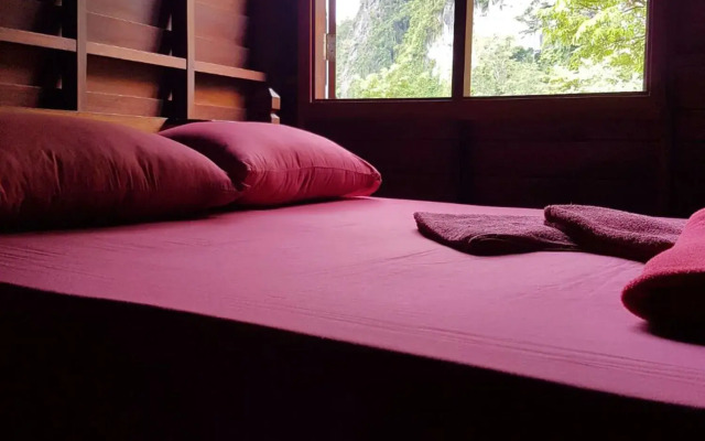 Phanom Bencha Mountain Resort