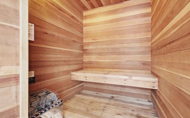 221 Cinnamon Ridge I 2 Bedroom Condo by RedAwning