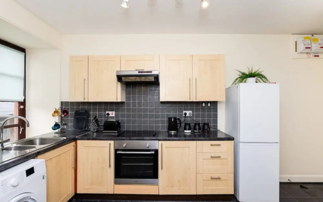 2 Bed Flat-ground Floor-parking