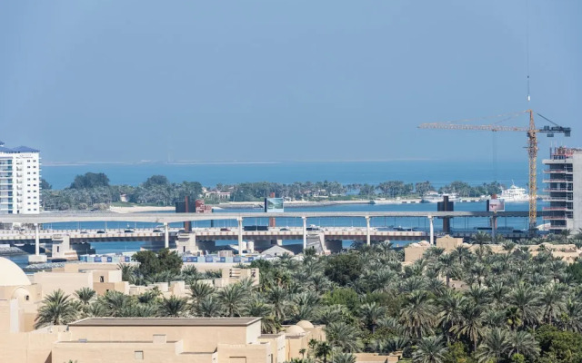 Upgraded 1BR in Marina - Calming Views