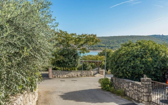 Beautiful Home in Malinska With Wifi and 3 Bedrooms