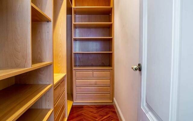 Beautiful 1 Bed Sleeps 6 W Terrace Heart of Madrid