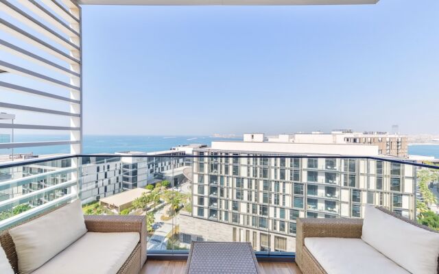 Luxury 2BR plus maids room in Bluewaters