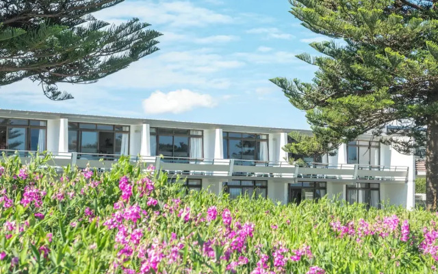Whispering Sands Motel