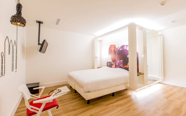 Qbic Hotel Amsterdam WTC - Image 5