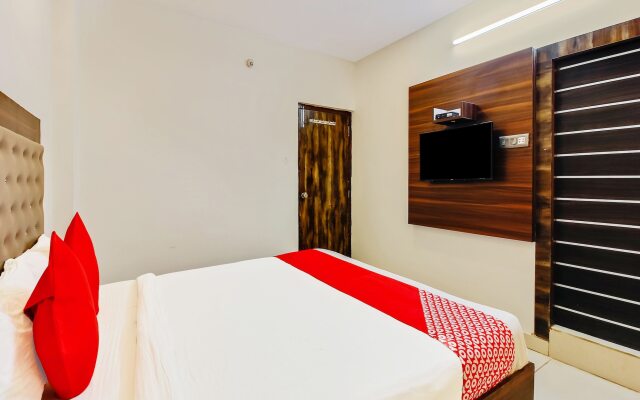 OYO 29131 Hotel MN Grand