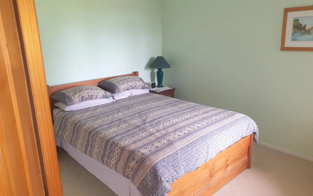 MacDonalds Rest - Hahei beach house