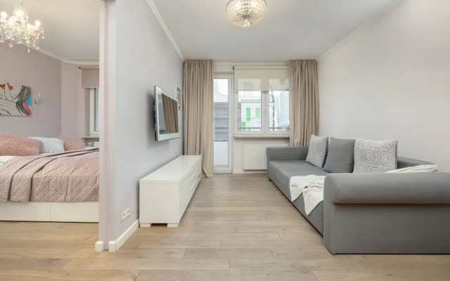 Central Warsaw Apartment by Renters