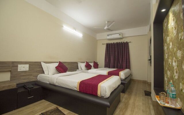 OYO 25007 Hotel Royal Garden