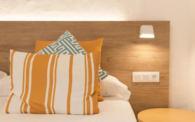 R2 Maryvent Beach Apartaments