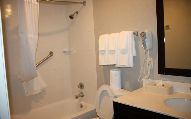 Boca Suites Deerfield Beach, SureStay Collection by BW