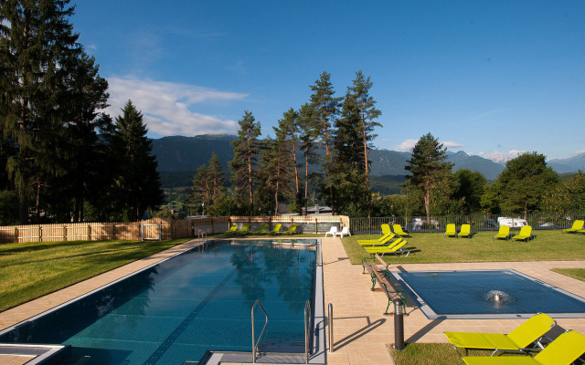 Nice Chalet in Pressegger See With Terrace
