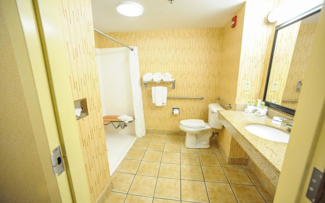 Holiday Inn Express Hotel & Suites Bowling Green by IHG