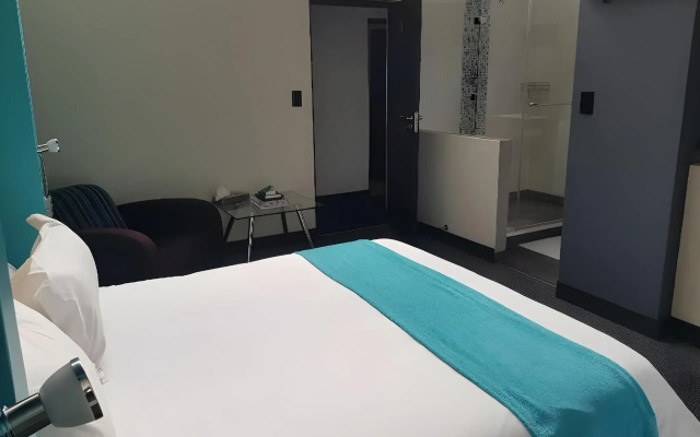 City Living Boutique Hotel - фото 3