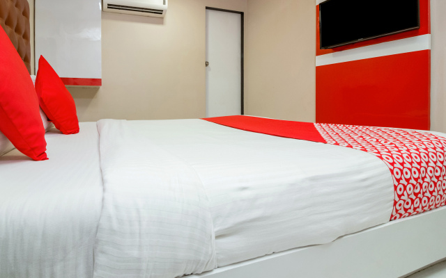 OYO 7407 Hotel Blue Sea