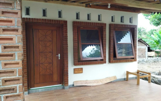 Borobudur Kampung Homestay - Intoyo