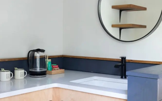 LOGE Leavenworth Riverside