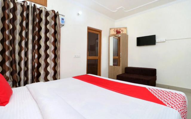 OYO 27669 Harkirat Niwas