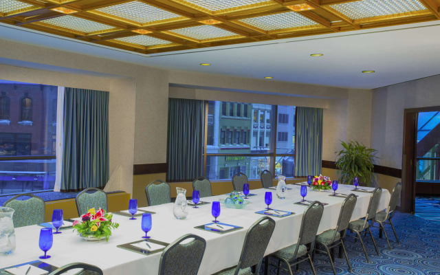 Hyatt Regency Buffalo / Hotel and Conference Center