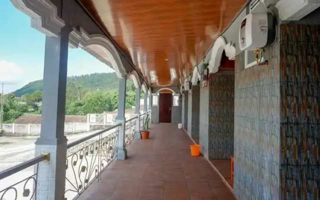 Urbanview Hotel Mountain Palace Kopeng