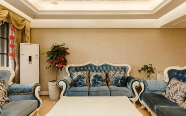 Chengdu Yuanmei Impression Hotel (Longhu Beicheng Tianjie Wukuaishi Subway Station)