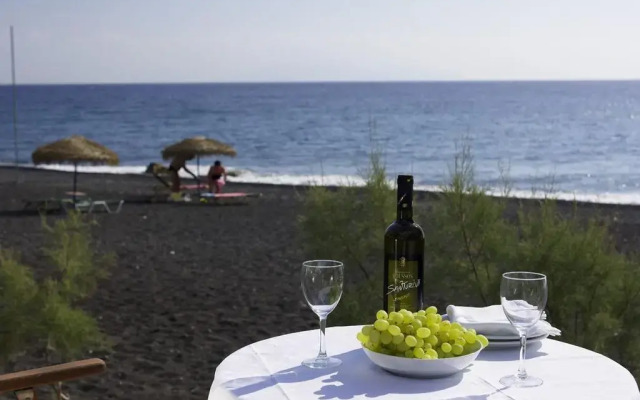 Santorini Reflexion Sea