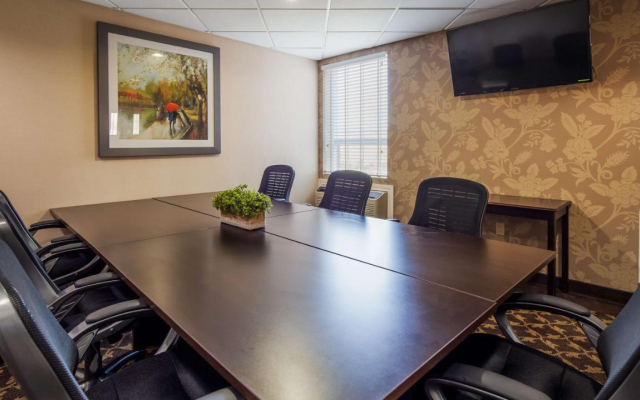 Best Western Plus Bowmanville
