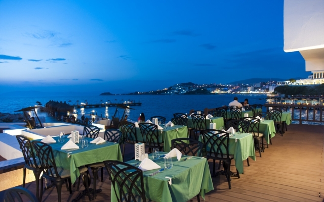 Le Bleu Hotel & Resort