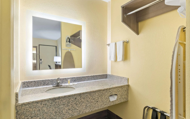 Days Inn by Wyndham Cleveland TN