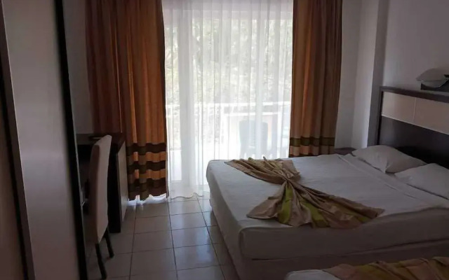 Club Marakesh Beach Hotel