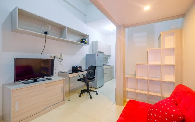 Comfortable and Cozy Living Studio Room at Dave Apartment
