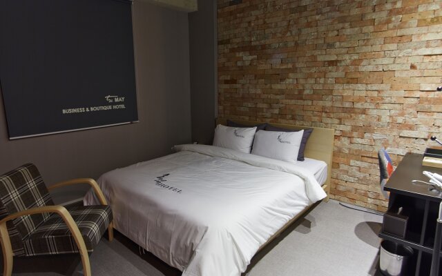 Hotel The May