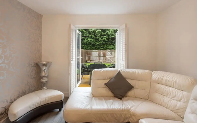 Host Stay Coventry Street
