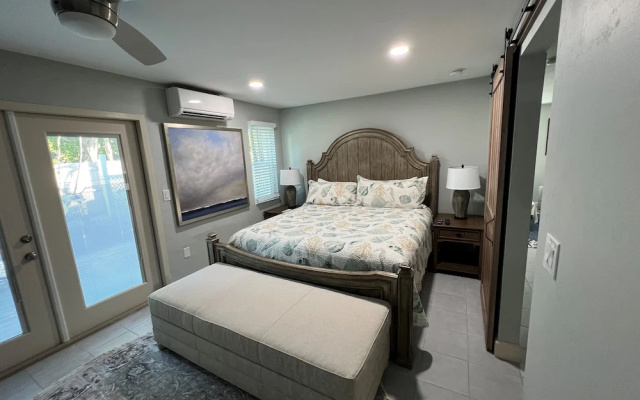 Tarpon Tale Inn